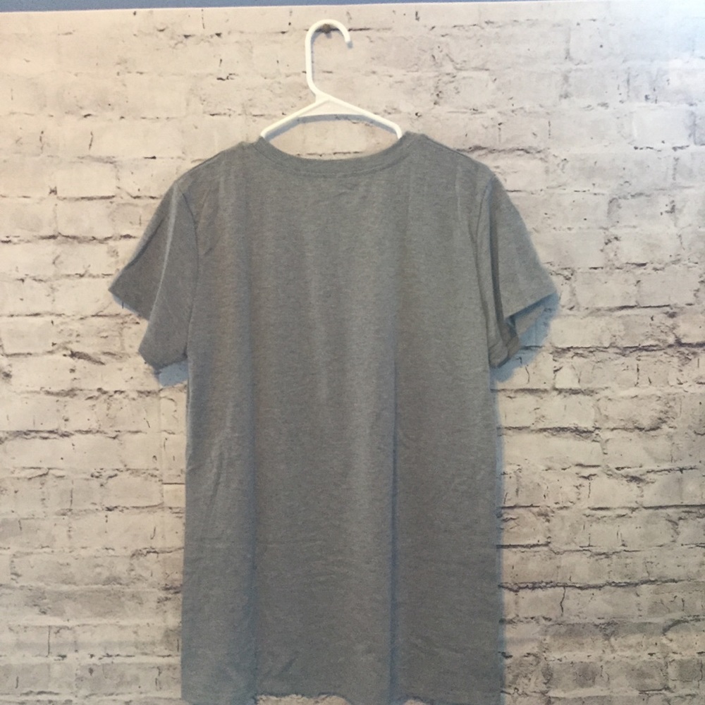 NWOT Women’s Shrute Farms Graphic Tee (L) - Picture 3 of 5